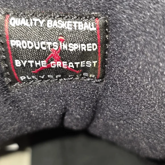 Jordan Men's Black and Red High-Top Sneakers - Picture 9 of 13